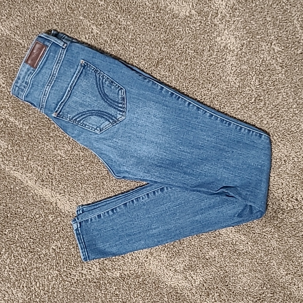 Hollister distressed skinny jeans